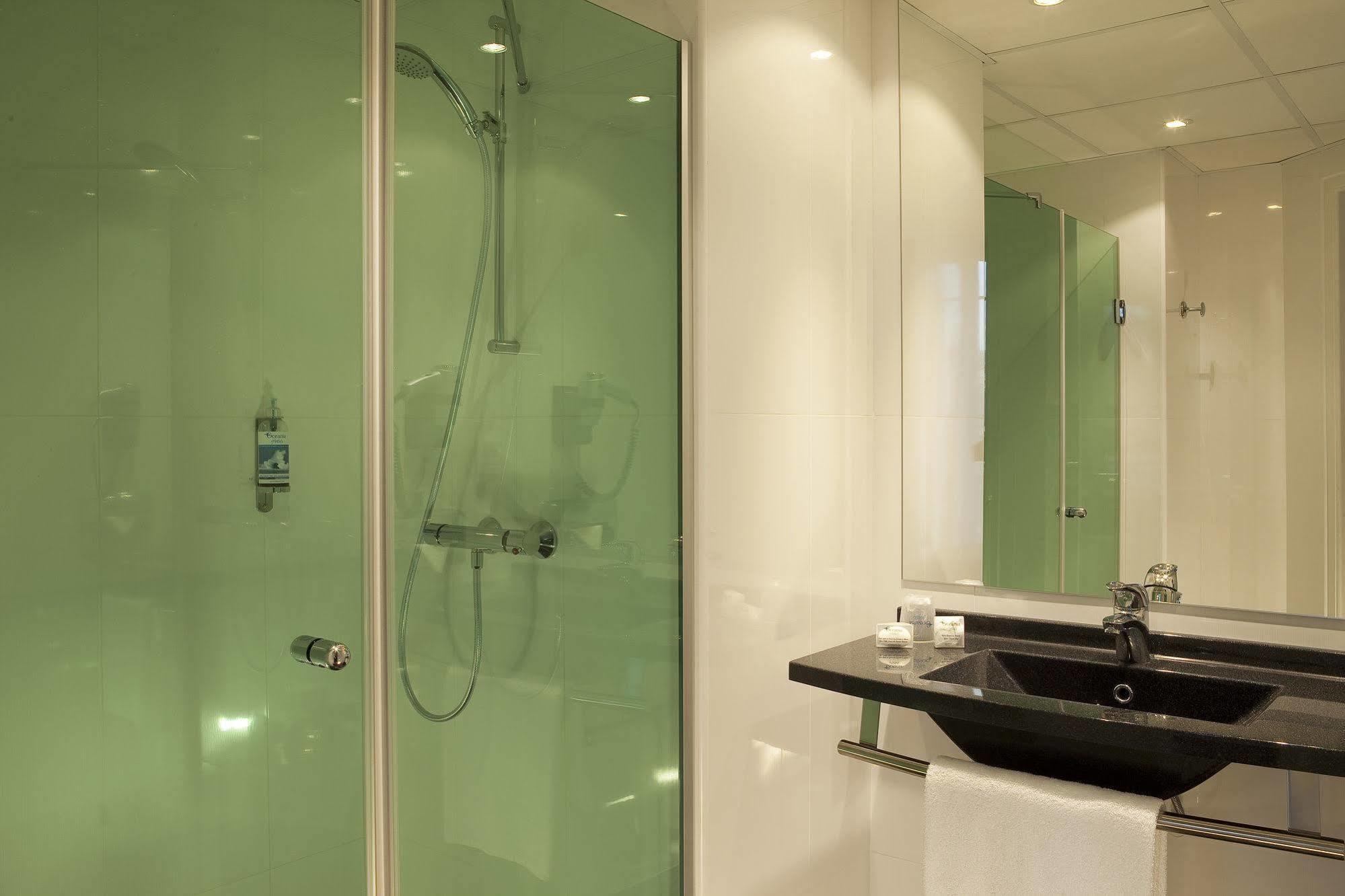 Hotel L'amiraute 4*